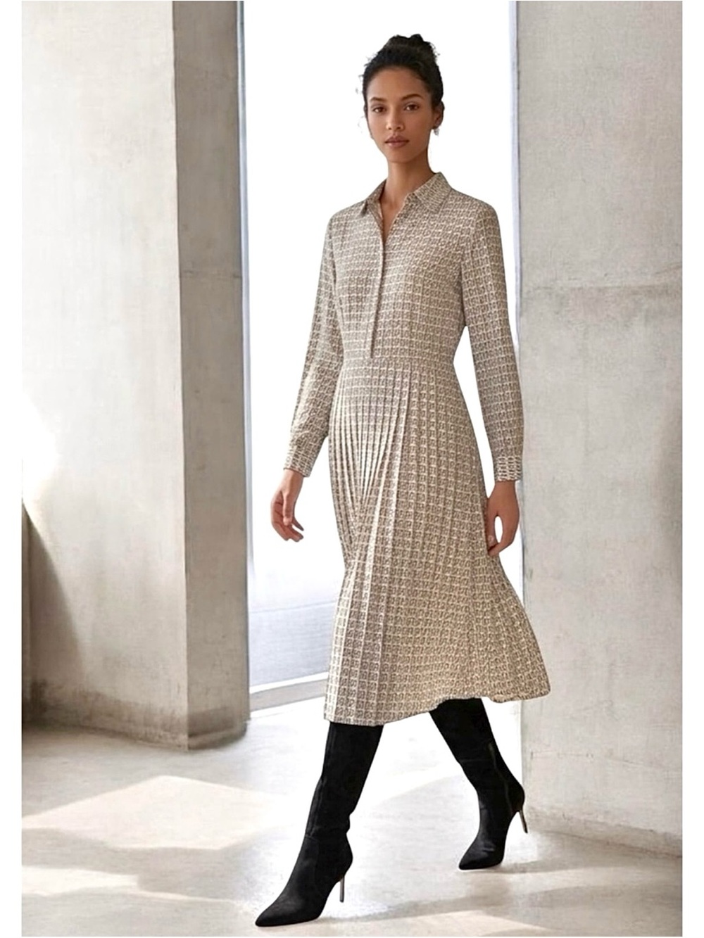 Vintage "Présenté Par Christine René" Monogram Pleated Midi Dress